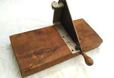 Ancienne Trancheuse à Pain BRON marque déposée - (48x21x23cm)