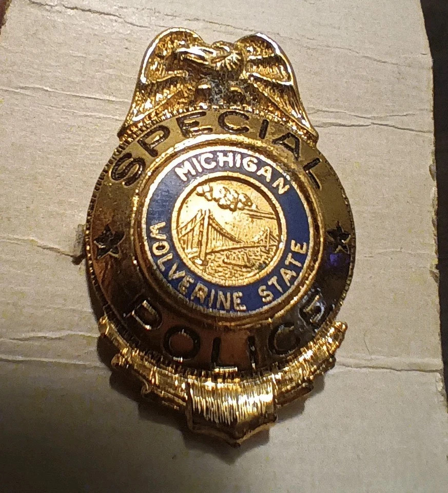 Broche vintage especial polícia Michigan Wolverine State Badge - Imagem 4 de 4