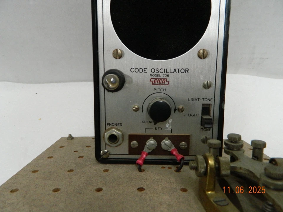 Vintage Eico 706 Code Practice Oscillator With Telegraph Key - Image 3 of 4