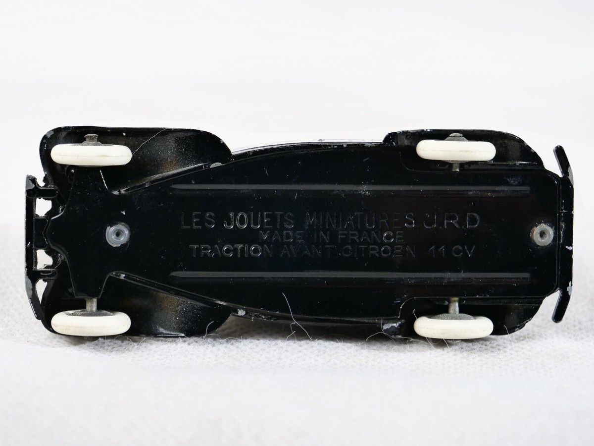 Modèle Réduit Citroën DS Ambulance 1/24 N°48 Avec Malle Bombée - Collection, Neuf Avec Fascicule