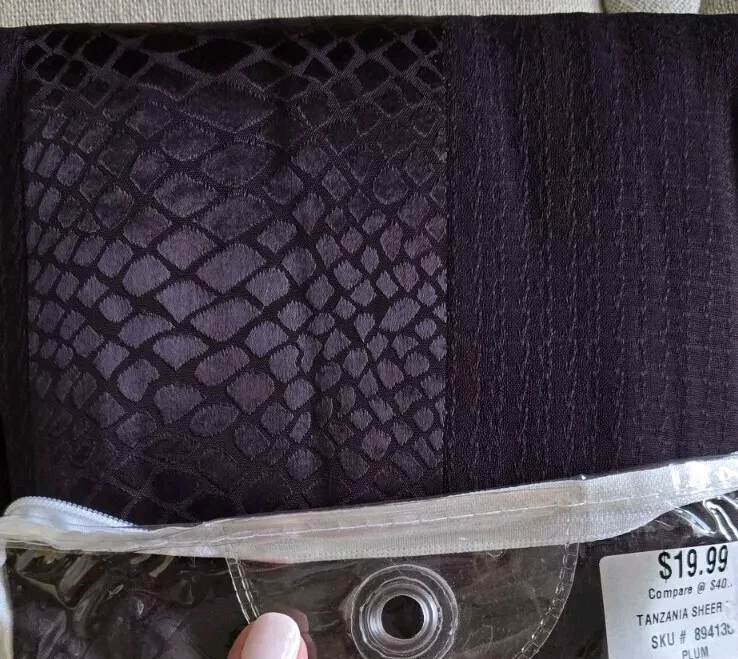 Panel de cortina transparente a medida Croscill Chapel Hill - ciruela púrpura texturizada - 53" x 84" Foto 4 de 4