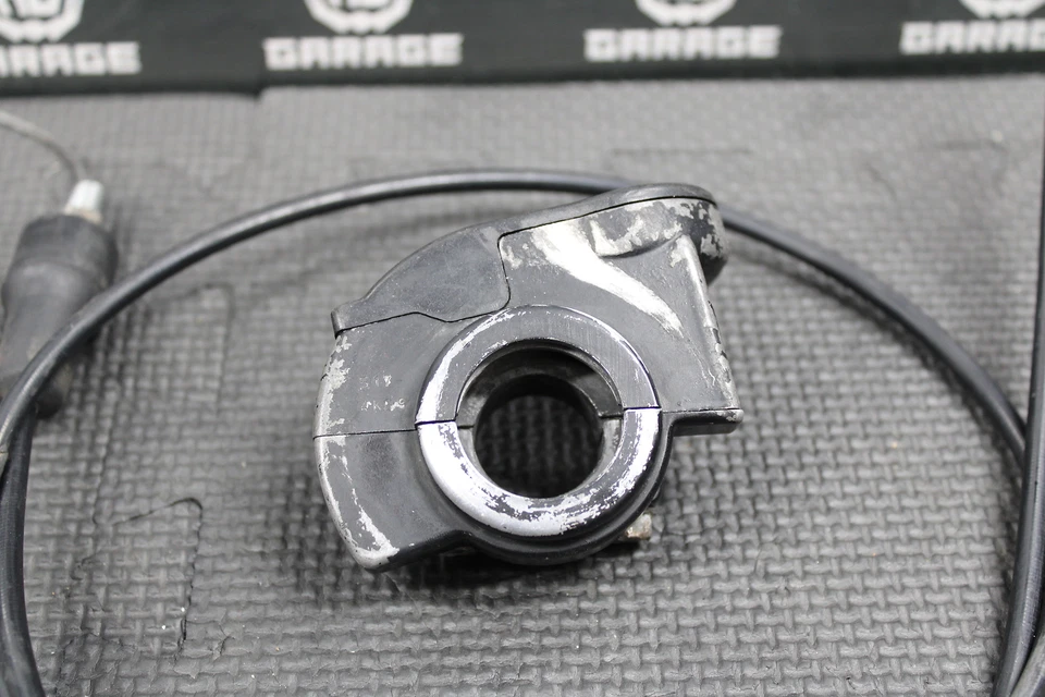 Suzuki RM125 2001 OEM cable de carcasa del acelerador giratorio derecho 57110-36E01 58300-37F01 Foto 2 de 4