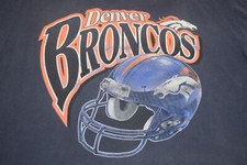 Vintage NFL T-Shirt Denver Broncos Logo Athletic Size L 90s Blue Helmet logo