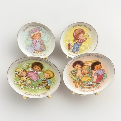 Avon Mother's Day 5 Inch Plates Lot Of 4 - 1981 - 1984