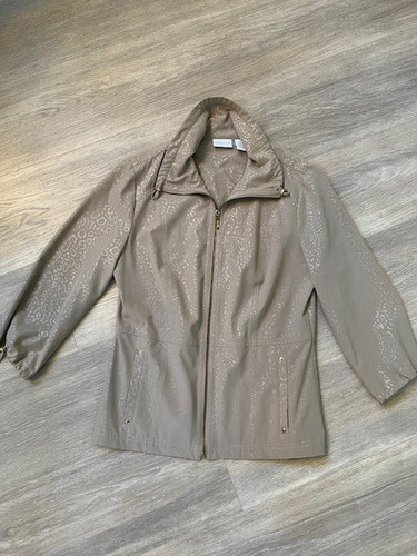 Chico's Zenergy Leopard Print Three Quarter Length Tan Jacket Size 0