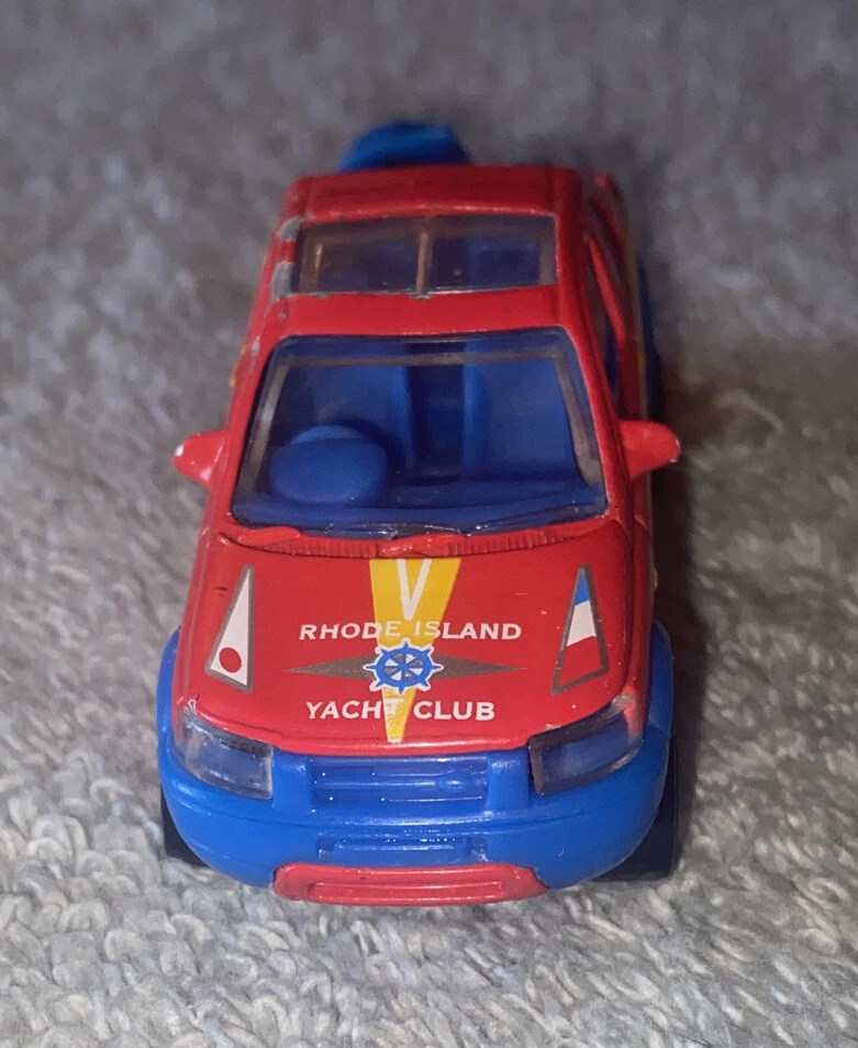 Matchbox LAND ROVER FREELANDER  Across America 50th Birthday Series RHODE ISLAND - Image 2 of 4