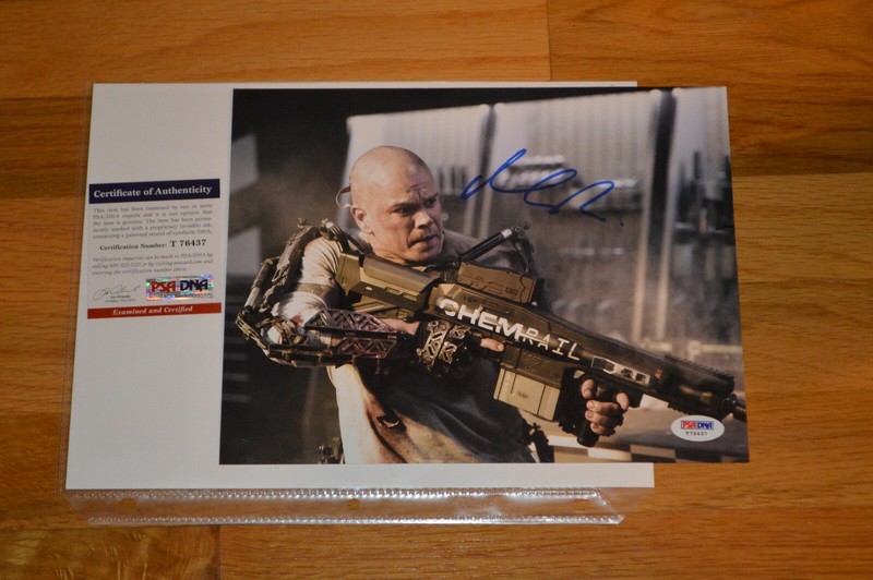 Matt Damon Autographed "Elysium" 8x10 Photo PSA/DNA COA 