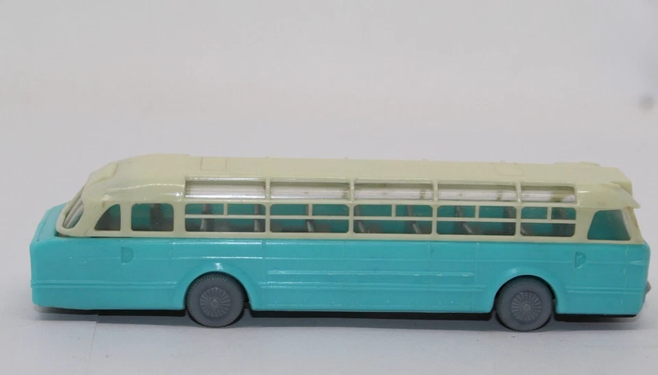 dm1720, RAR Alter HERR ex. DDR Ikarus 55 BUS Reisebus graue Räder himmelblau TOP - Bild 3 von 4