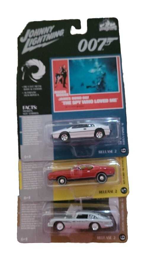 007 ジェームズ・ボンド ミニカー　Johnny Lightning Johnny Lightning James Bond 007 Golden Eye Aston Martin DB5 1:64