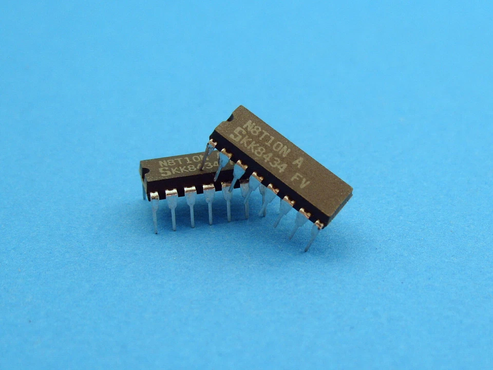 N8T10N [1pcs] Quad D-Type Bus Flip-Flop; Signetics 8T10 IC; DIP-16 - Image 3 of 4