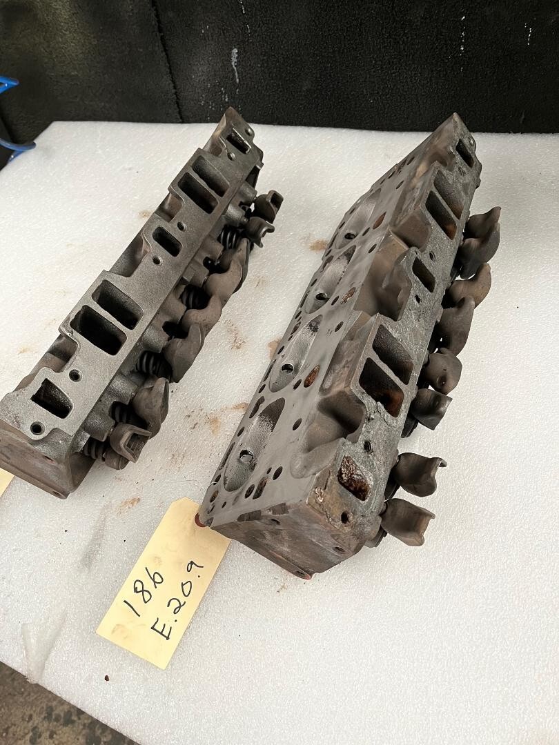 1969 E69 350 302 Corvette cylinder heads 3927186 z28 Camaro, Corvette