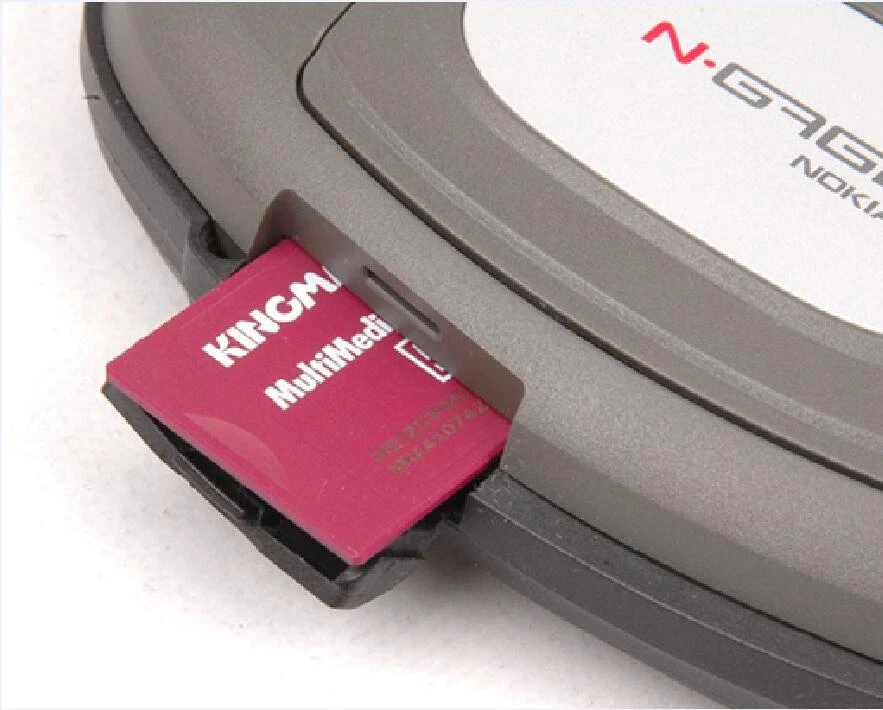 Nokia N-gage QD Game Multilingual Phone GSM 900/1800 Bluetooth 2.1" + Game Card - Image 4 of 4