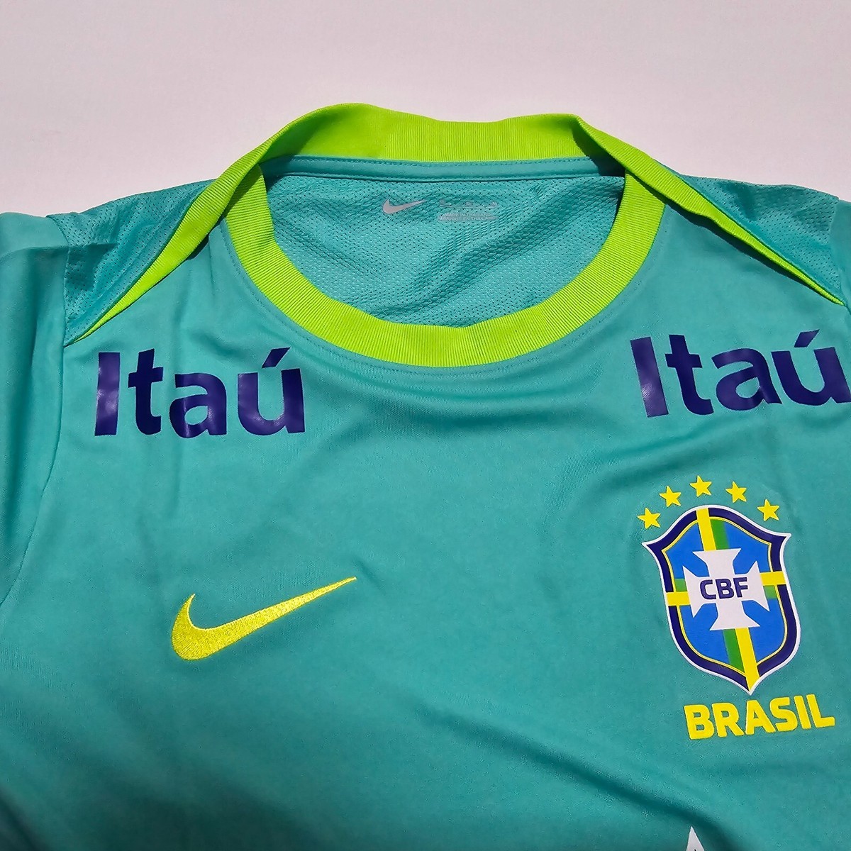 Nike Brazil ブラジル代表 トレーニングシャツ サイズM ブラジル代表トレーニングシャツ【人気スポンサー付き】練習着