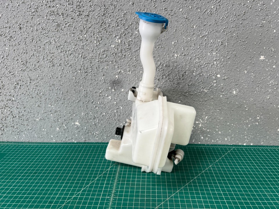 1421 BMW i3 WINDSHIELD WIPER WASHER FLUID RESERVOIR TANK W/ PUMP OEM