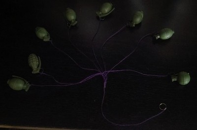 Hot Toys MMS752AE 1/6 Scale Joker Batman Imposter Version Grenade set ONLY 