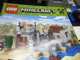 LEGO Minecraft: The Desert Outpost (21121) Complete w/ Manual & Minifigures