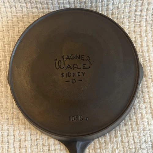 Wagner Ware Sidney O Cast Iron Skillet #8 Center Logo Heat Ring 1920s
