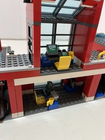 LEGO City: Fire Station 7945 100% Complete Build No Minis No Manual SEE DESCRIPT