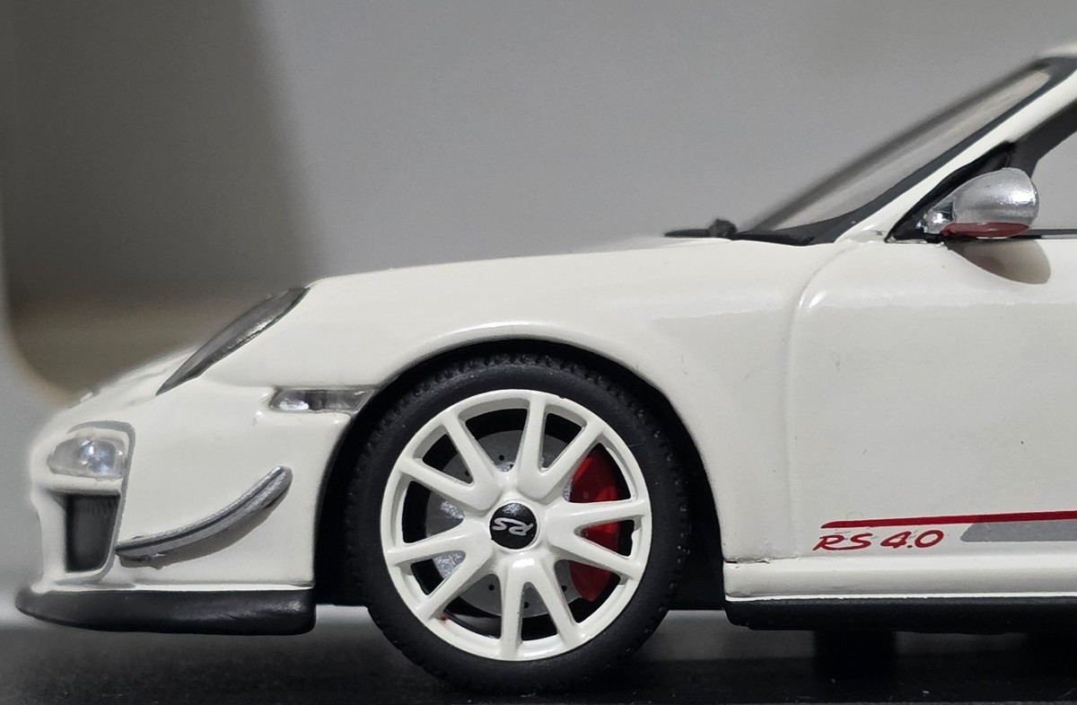 Porsche 911 (997) GT3 RS 4.0 2011 White 1:43 Minichamps WAP 020