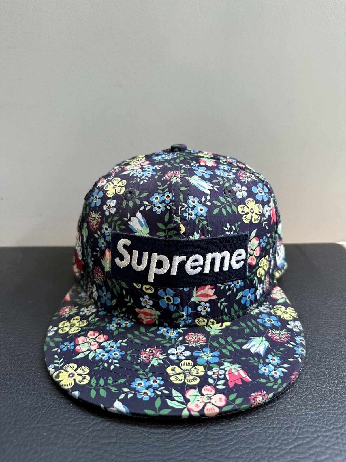 NEW Supreme x New Era Gradient Box Logo Fitted - Pink Size 7 3/8