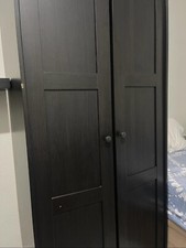 Armario pequeño y negro de IKEA