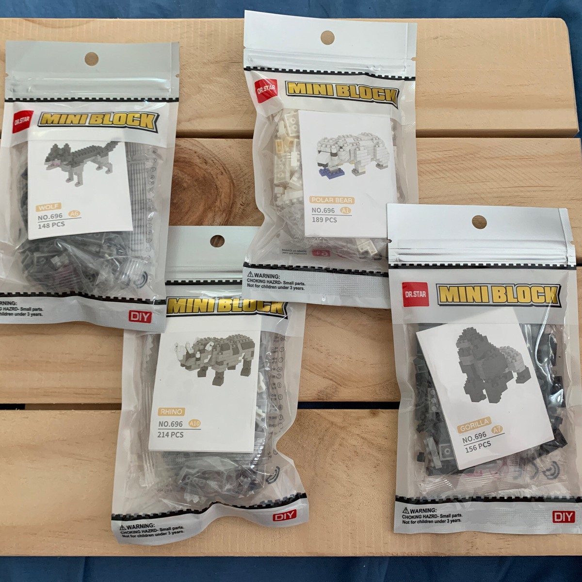 Dr Star Mini Block Set of 4 Wolf -Rhino- Gorilla-Polar Bear BRAND