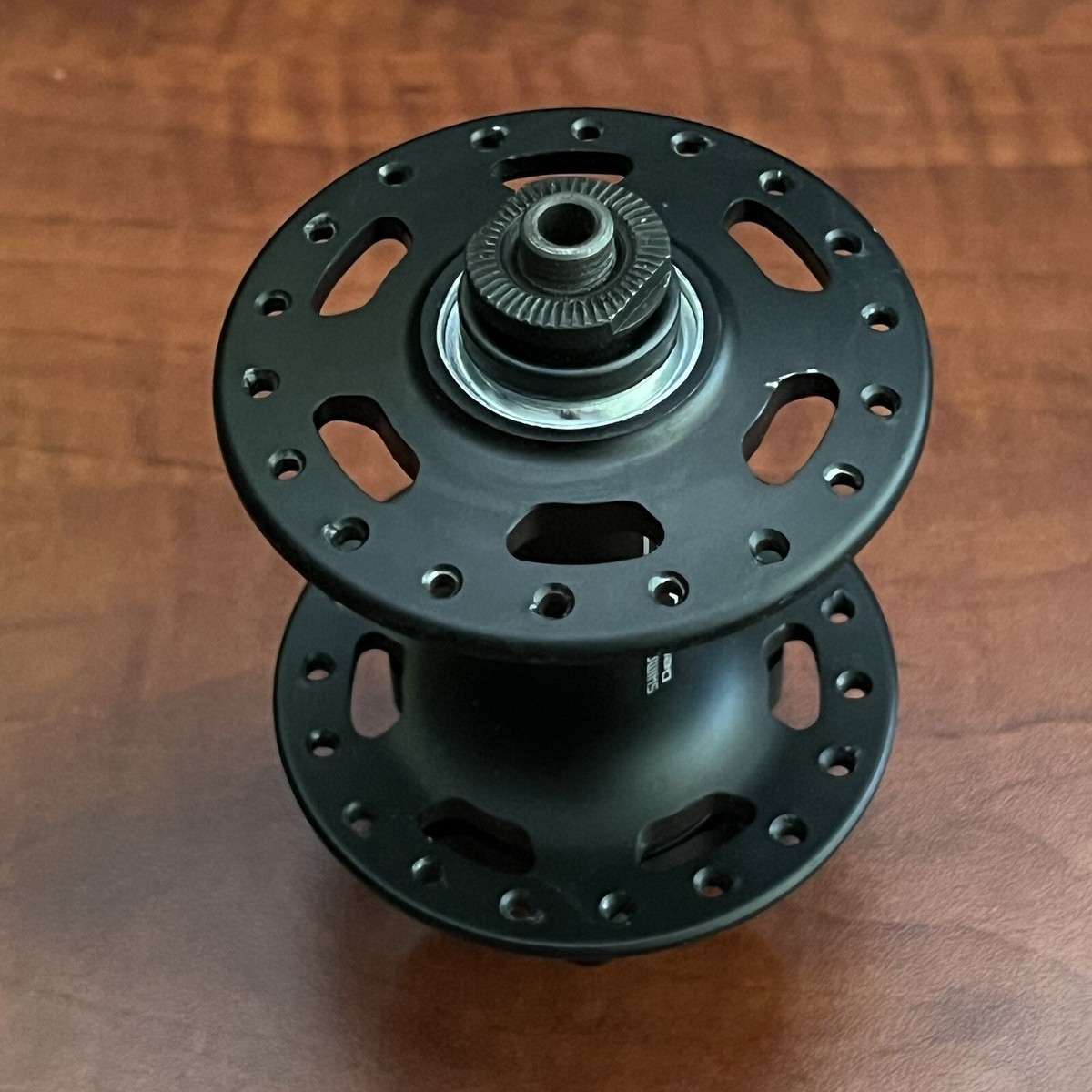 Shimano Deore XT Hb-m756 MTB Front Hub 32 Hole 100mm 6 Bolt Shimano Deore XT Hb-m756 MTB Front Hub 32 Hole 100mm 6 Bolt