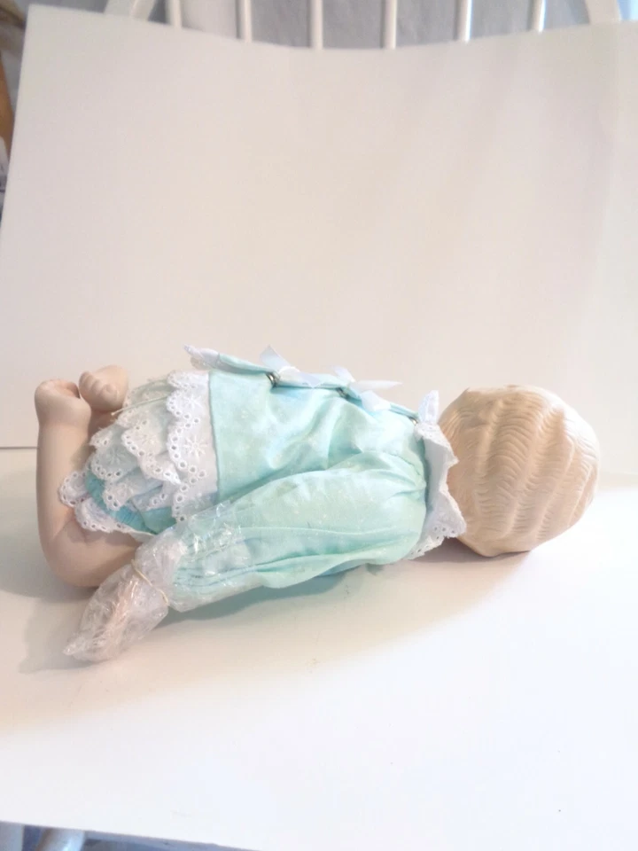 Muñeca de porcelana Knowles Jessica de Yolanda Bello 12" Foto 3 de 4