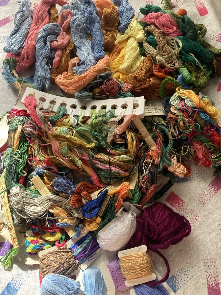 Big Lot of Vintage DMC Cotton Embroidery Floss Remnants, Embellishment Yarn - Image 2 of 4