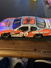 Action Tony Stewart 1/24 Home Depot The Victory Lap 2003 Monte Carlo Autographed