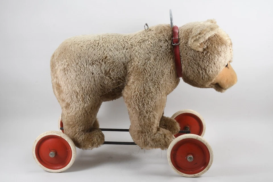 Q19G50- Vintage Steiff Reittier Bär auf Rädern mit Stimme Knopf im Ohr - Bild 4 von 4