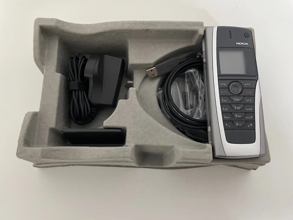 NOKIA 9500 COMMUNICATOR SIM FREE PHONE - GRADE A - BLUETOOTH - GPRS - WIFI - Image 4 of 4
