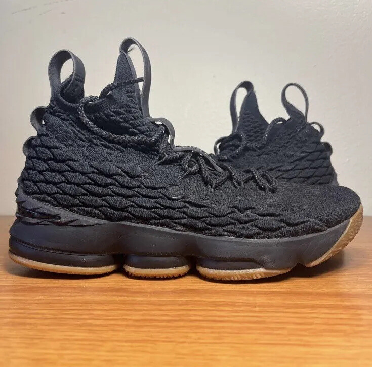 black gum lebron 15