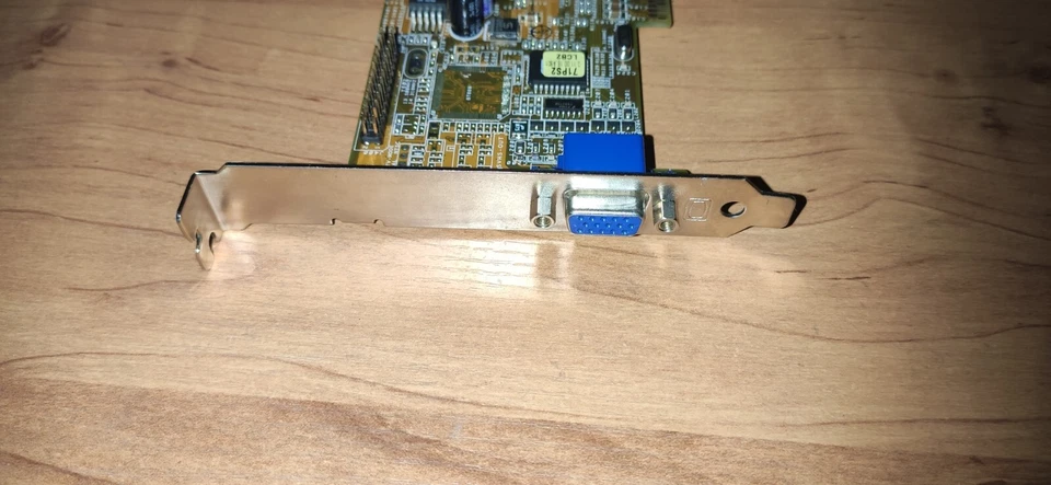 ASUS AGP-V7100 (T) NVidia GeForce2 MX 32MB  graphics card Tested - Image 2 of 4