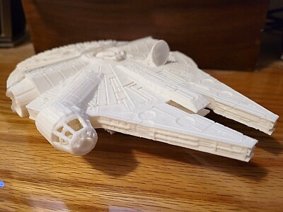 Millennium Falcon Star Wars Space Ship HO N or Z Scale White & Paintable!