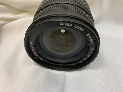 Sigma 18-250mm f3.5-6.3 DC Zoom OS HSM APS-C. Read Description - Picture 8 of 15
