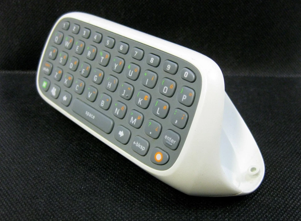 Microsoft Xbox 360 White Chatpad X814365-001 - Image 4 of 4