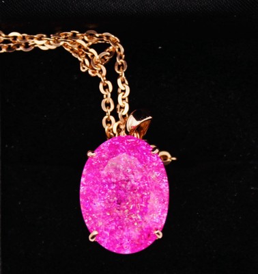 Hot Pink Crackled Quartz Anhänger & Kette in Rotgold überzogen SS 16.500 ct