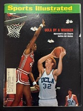 Sports Illustrated December 10, 1973 Bill Walton UCLA Bruins and Len Elmore