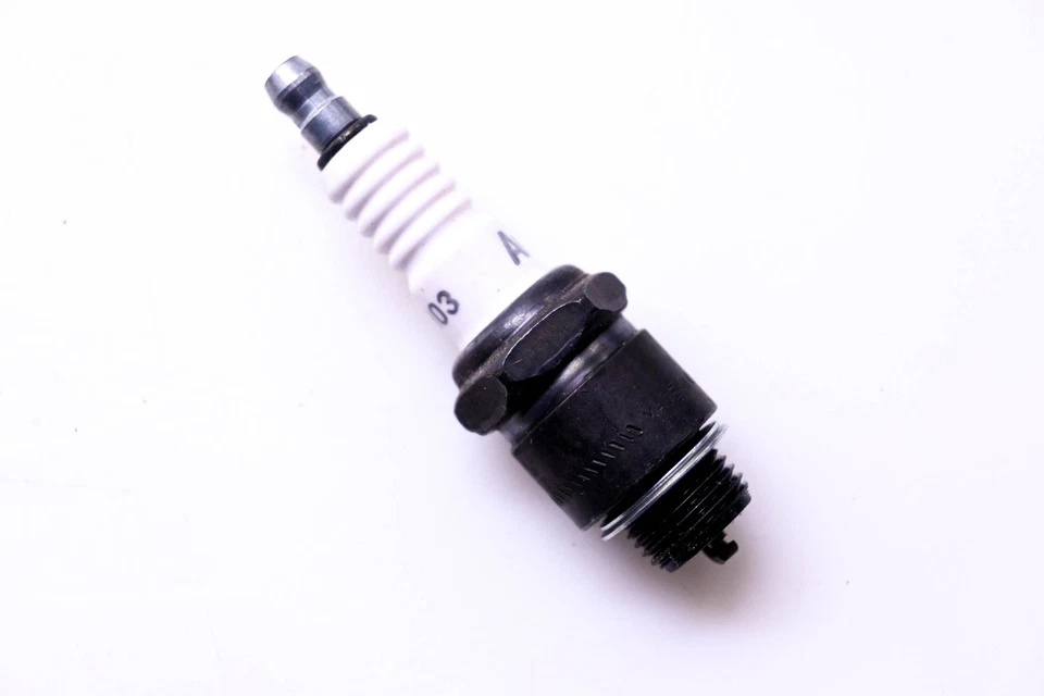 Autolite 303 铜芯火花塞 NOS — 第 2/3 张图片