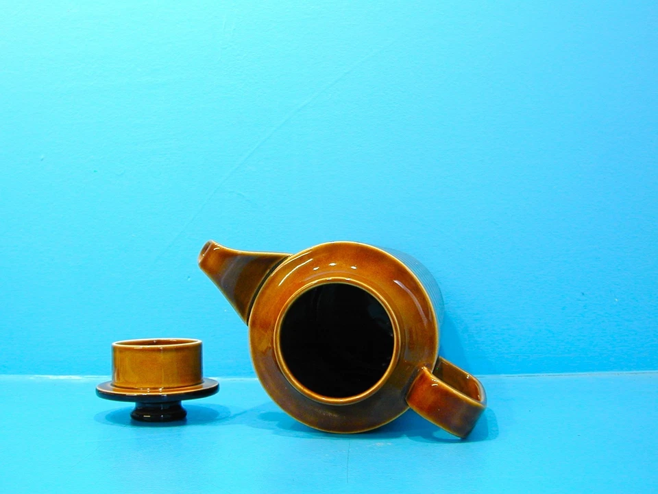 1974 Vintage Retro Hornsea Pottery Bronte Coffee Pot in Immaculate Condition - Image 3 of 4