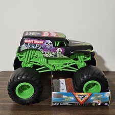 2017 RARE Monster Jam Monster Size Grave Digger Monster Jam Truck 1:10 Scale
