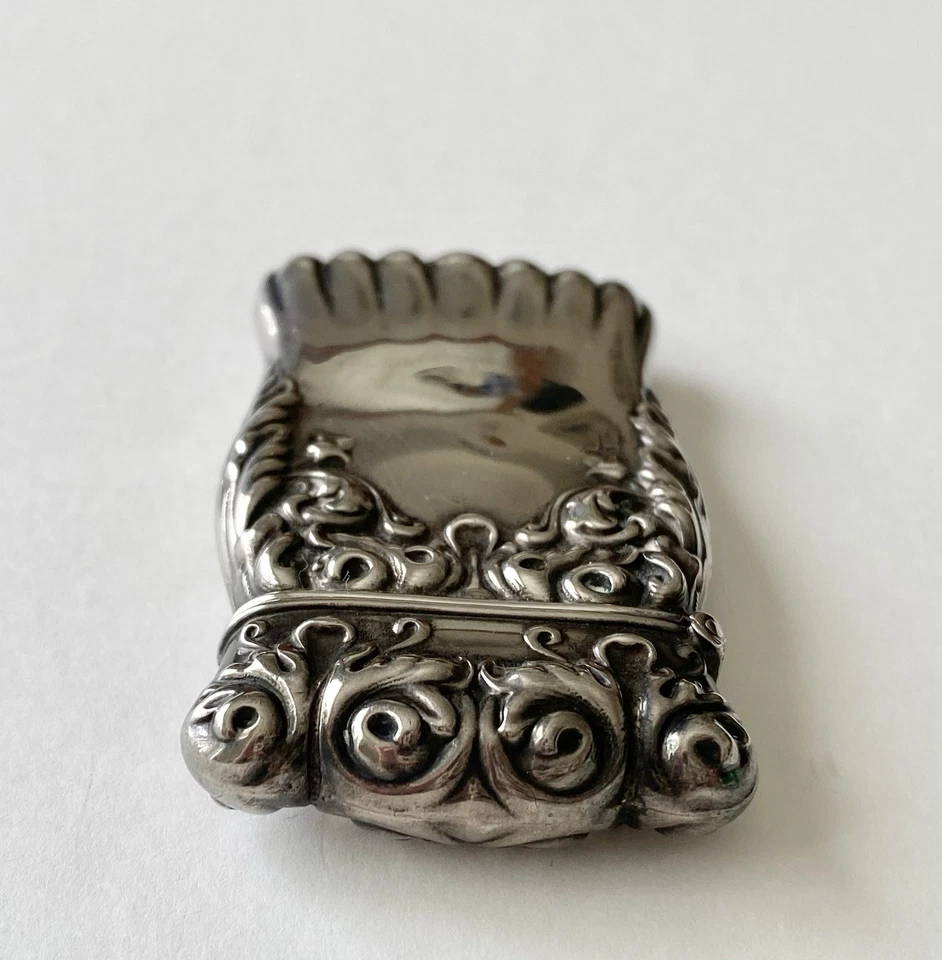 Estuche Vesta Repousse Foliate Art Nouveau Plata de Ley 925 Caja Fuerte 21 gramos Foto 4 de 4