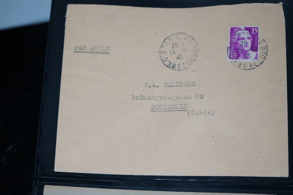 COLECCIÓN FRANCIA DE 925+ SELLOS Y 40 PORTADAS ALMACENADAS EN TIMBRES ROJOS ÁLBUM Foto 4 de 4