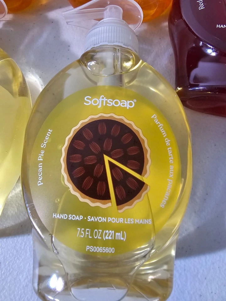 Jabón blando 6 botellas 7,5 OZ invierno vacaciones aromas rojo manzana calabaza y pastel de nueces Foto 2 de 4