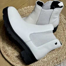 Aqua Diva Women 9 Cream Chelsea Boot Faux Leather Elastic Side Lug Sole Booties