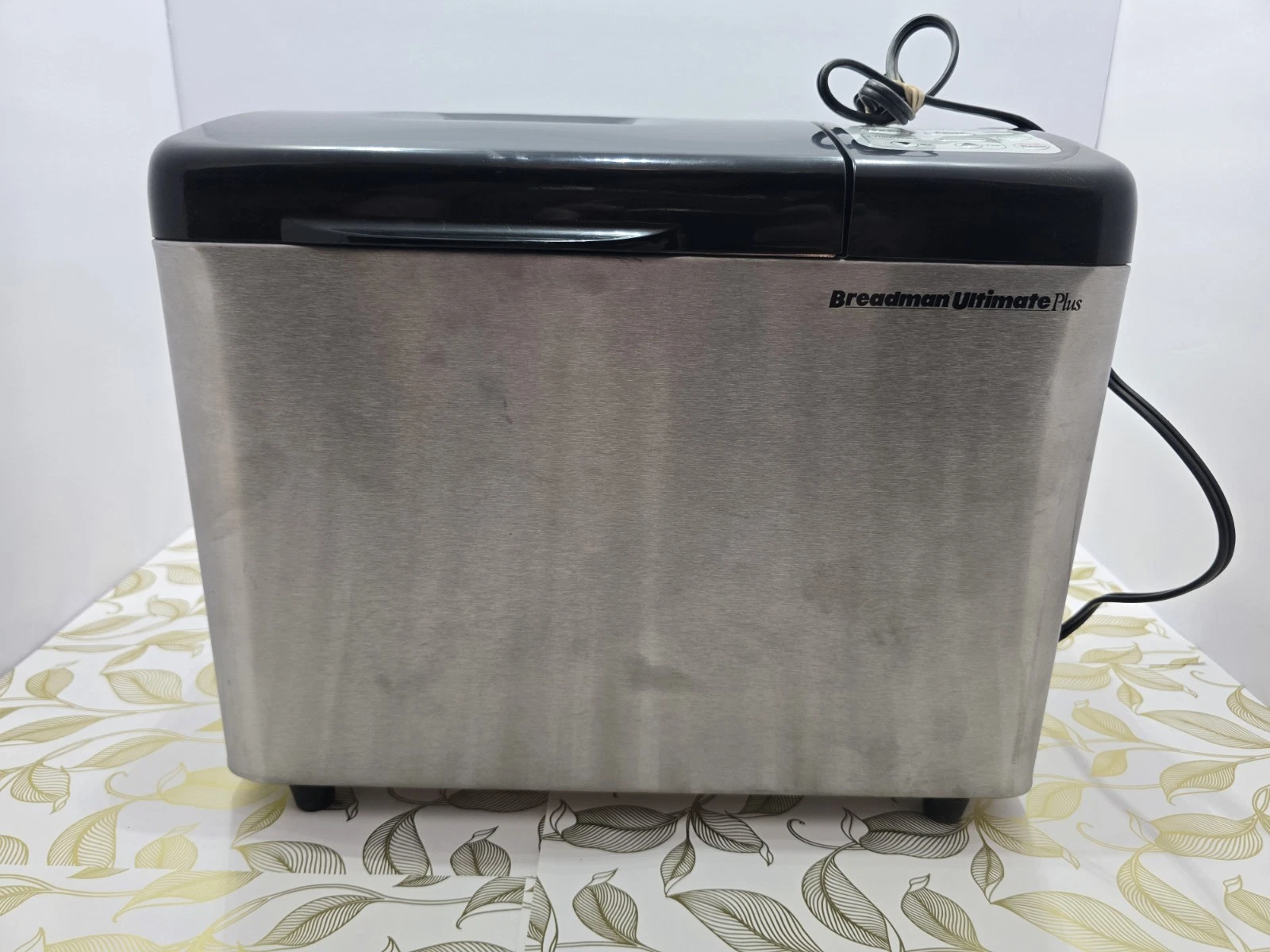 Breadman Ultimate Plus Model TR2500BC 1 1/2 - 2LB Bread Maker Stainless