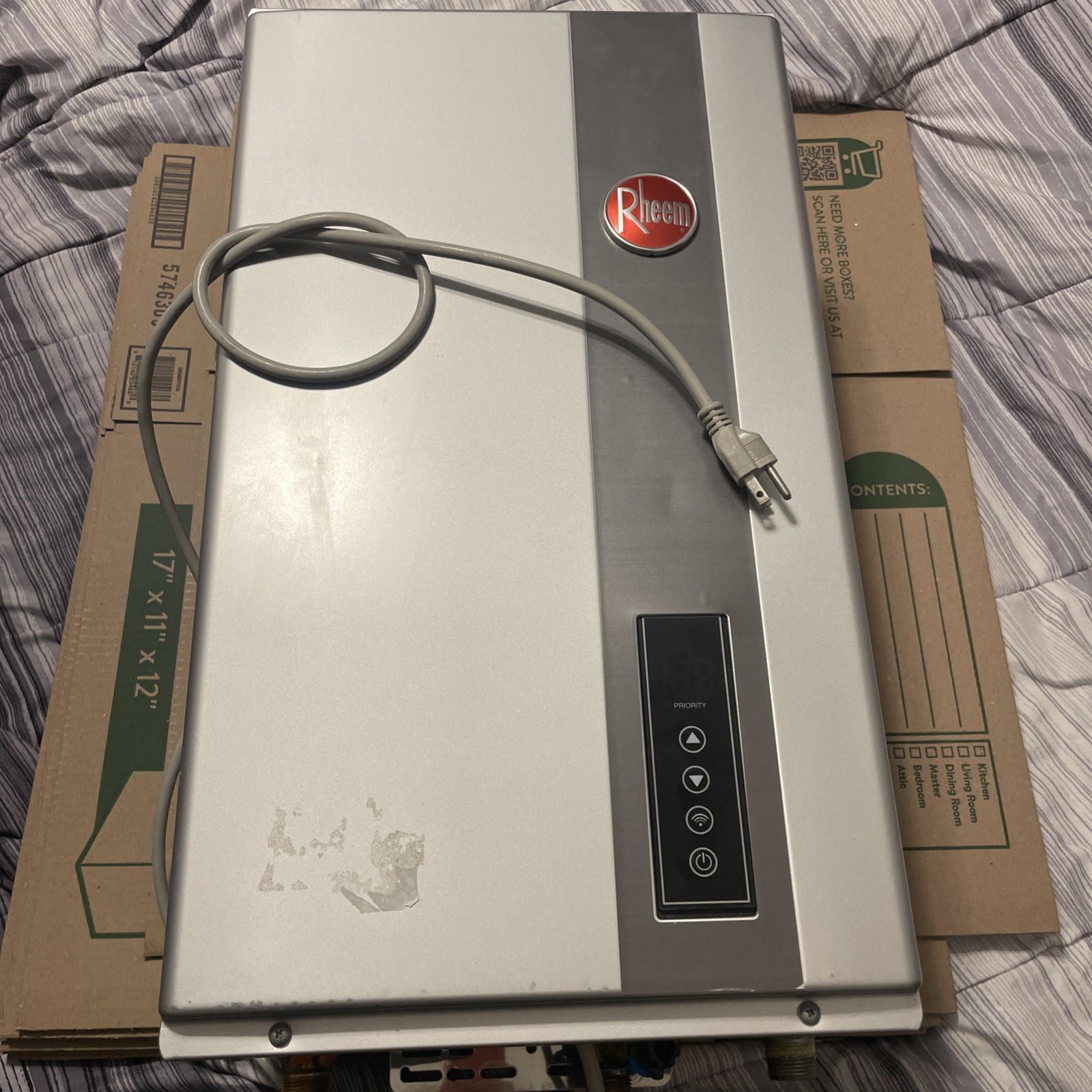 Rheem Indoor Natural Gas Tankless Water Heater 9.5 GPM Smart WIFI ECO200DVELN-3