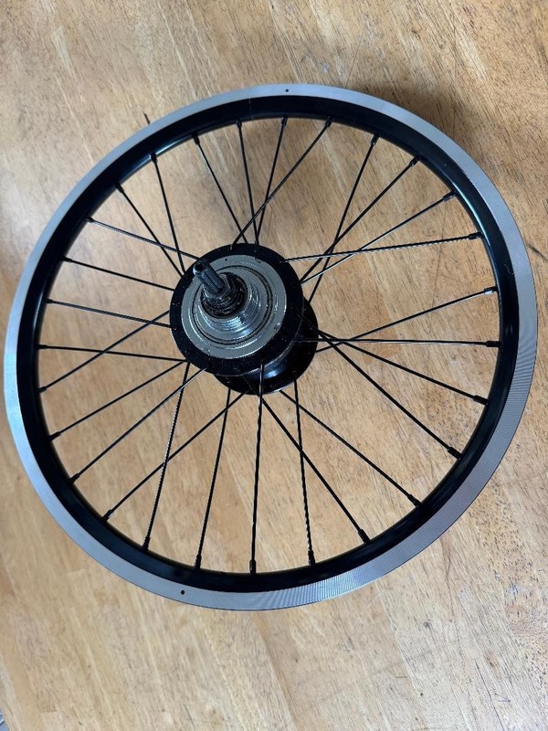 Sturmey Archer X-RF4 hub in 16 inch wheel, new