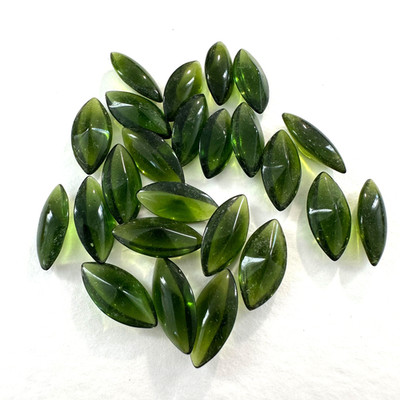 G81 Vintage glass navettes 15x7mm tourmaline green cabochon top unfoiled (24)